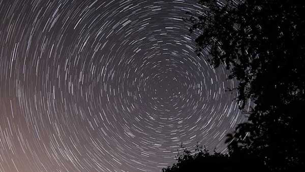 عکاسی نجومی رد ستاره‌ای با دوربین Canon 5D Mark IV و لنز 24 میلیمتری