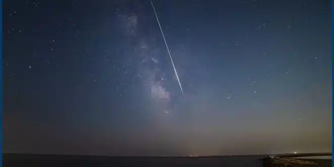 بارش شهابی برساوشی ۱۴۰۵ چه زمانی به اوج می‌رسد؟